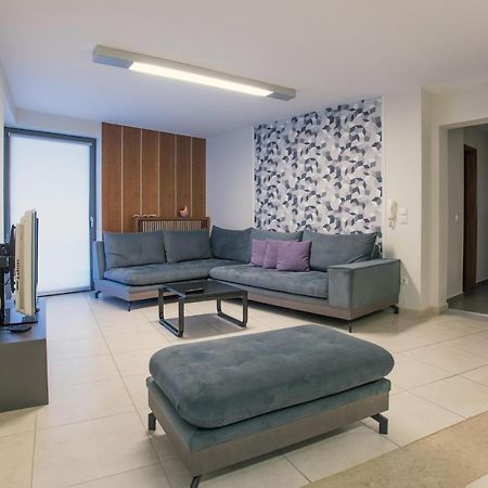 Spacious Fully Equipped 3Bd 2Bath Apt In The Heart Of City With Balconies Ac And Fast Wifi #1 Heraklion  Exterior photo