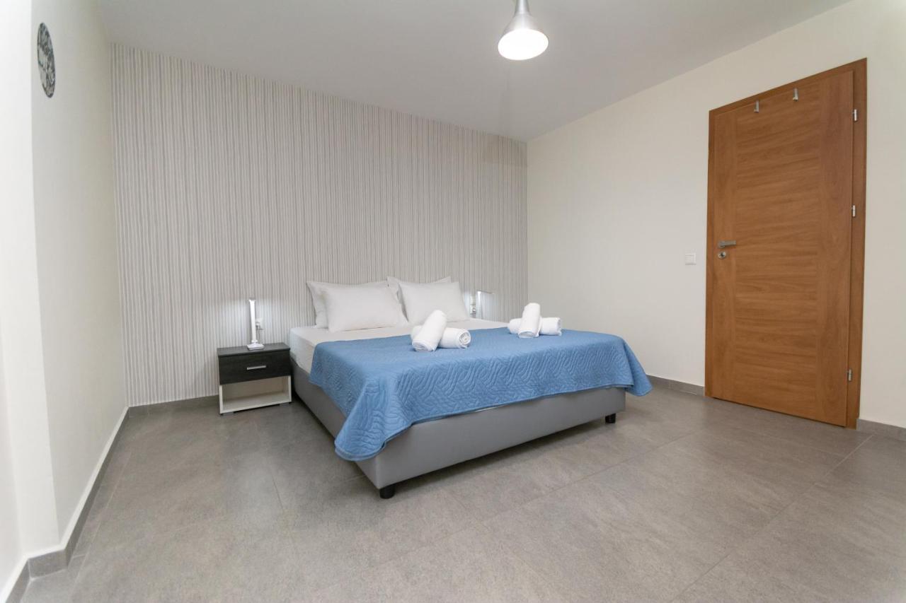 Spacious Fully Equipped 3Bd 2Bath Apt In The Heart Of City With Balconies Ac And Fast Wifi #1 Heraklion  Exterior photo